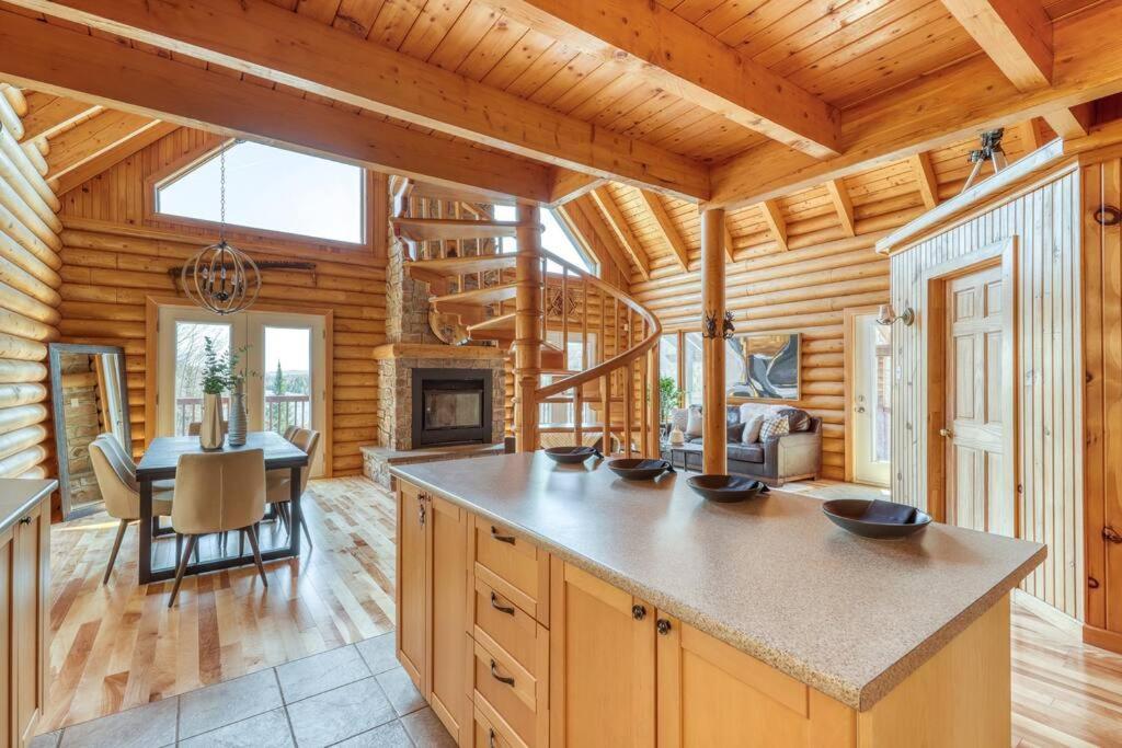 Le Courchevel Luxe Chalet - Private Pool - Jacuzzi - Ski Saint Adolphe D'Howard 外观 照片